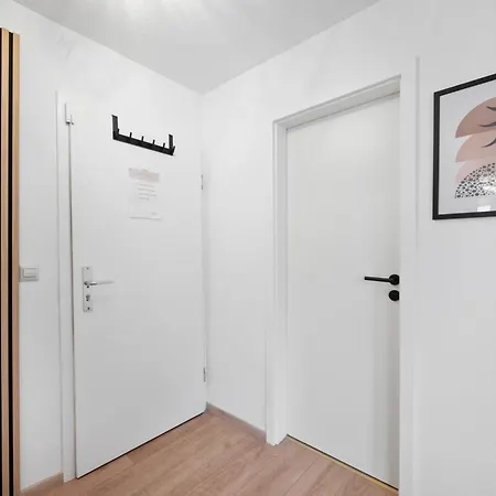 Malu Rooms - Im Stadtzentrum, Smarttv, Netflix, 24H Checkin Ludwigsbourg Extérieur photo